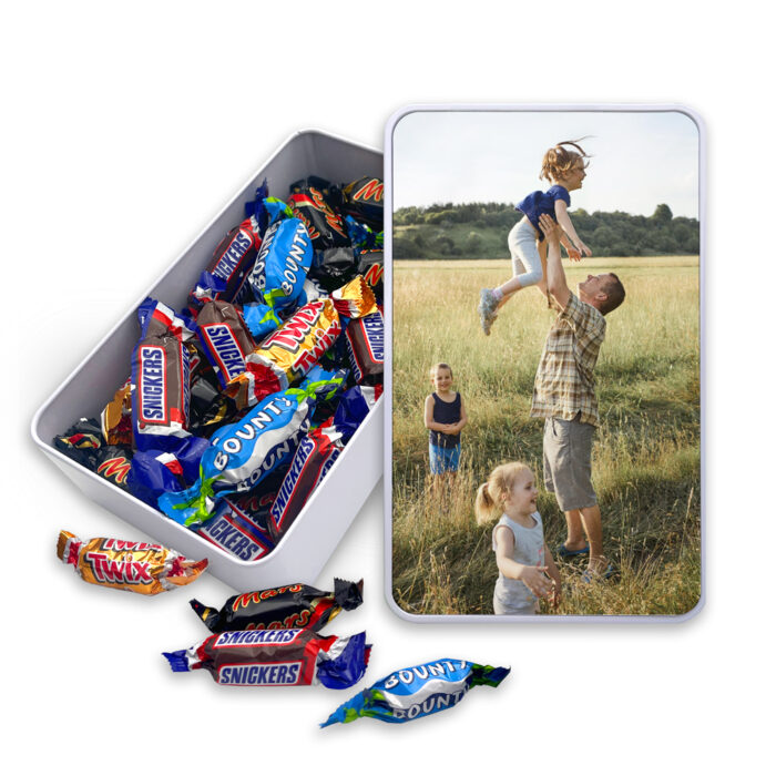 Rechteckige Schachtel mit Mini-Süßigkeiten – Foto